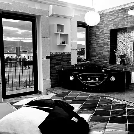 Dello Stretto Ferienhaus